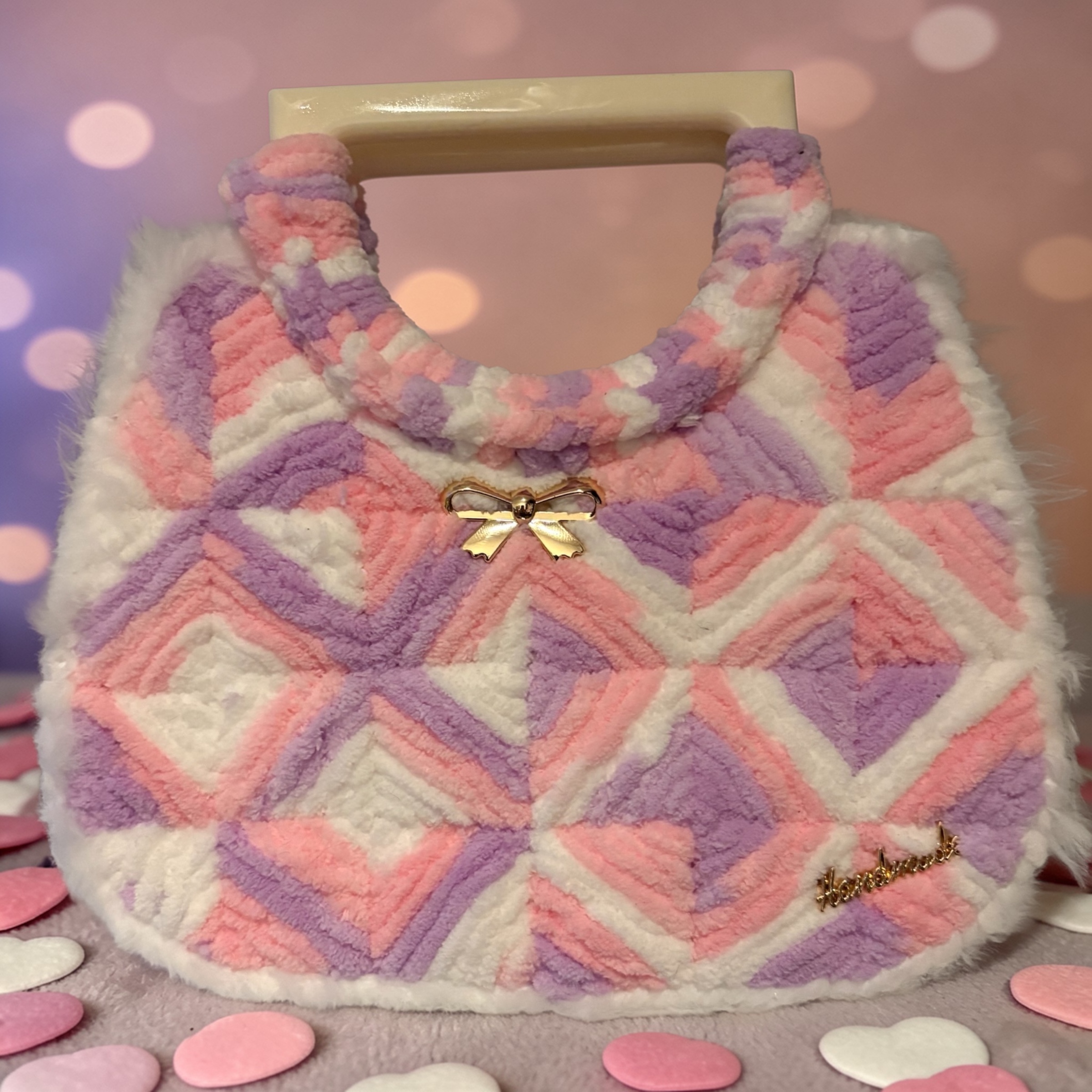 Sac à main en laine velours avec poignée en plastique